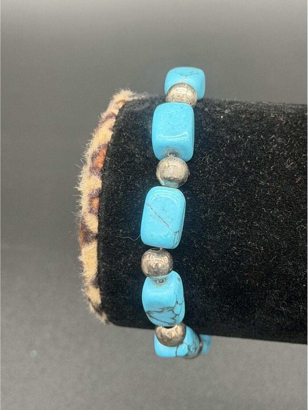 💙 Southwestern Turquoise Nugget Bracelet 🤍 Boho Silver Accent
